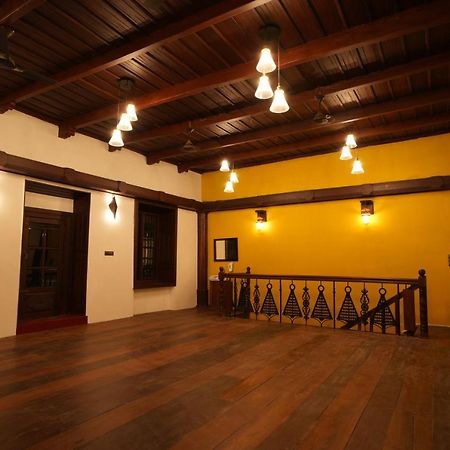 The Sunset Bay Hotel Fort Kochi Ngoại thất bức ảnh
