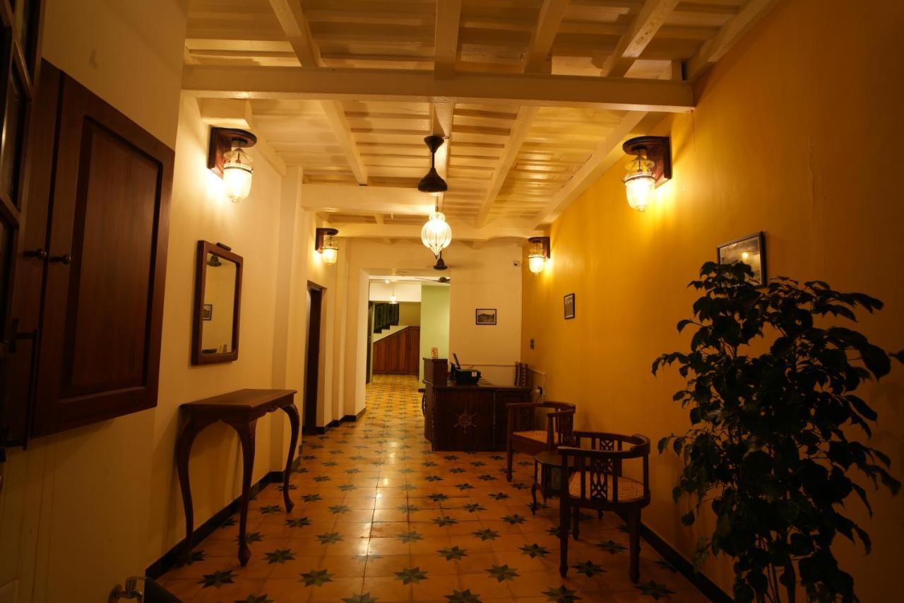 The Sunset Bay Hotel Fort Kochi Ngoại thất bức ảnh