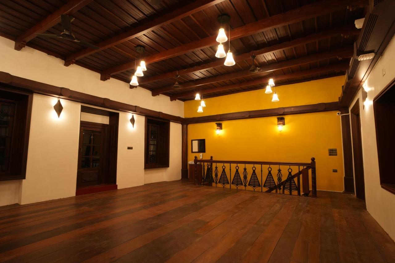 The Sunset Bay Hotel Fort Kochi Ngoại thất bức ảnh