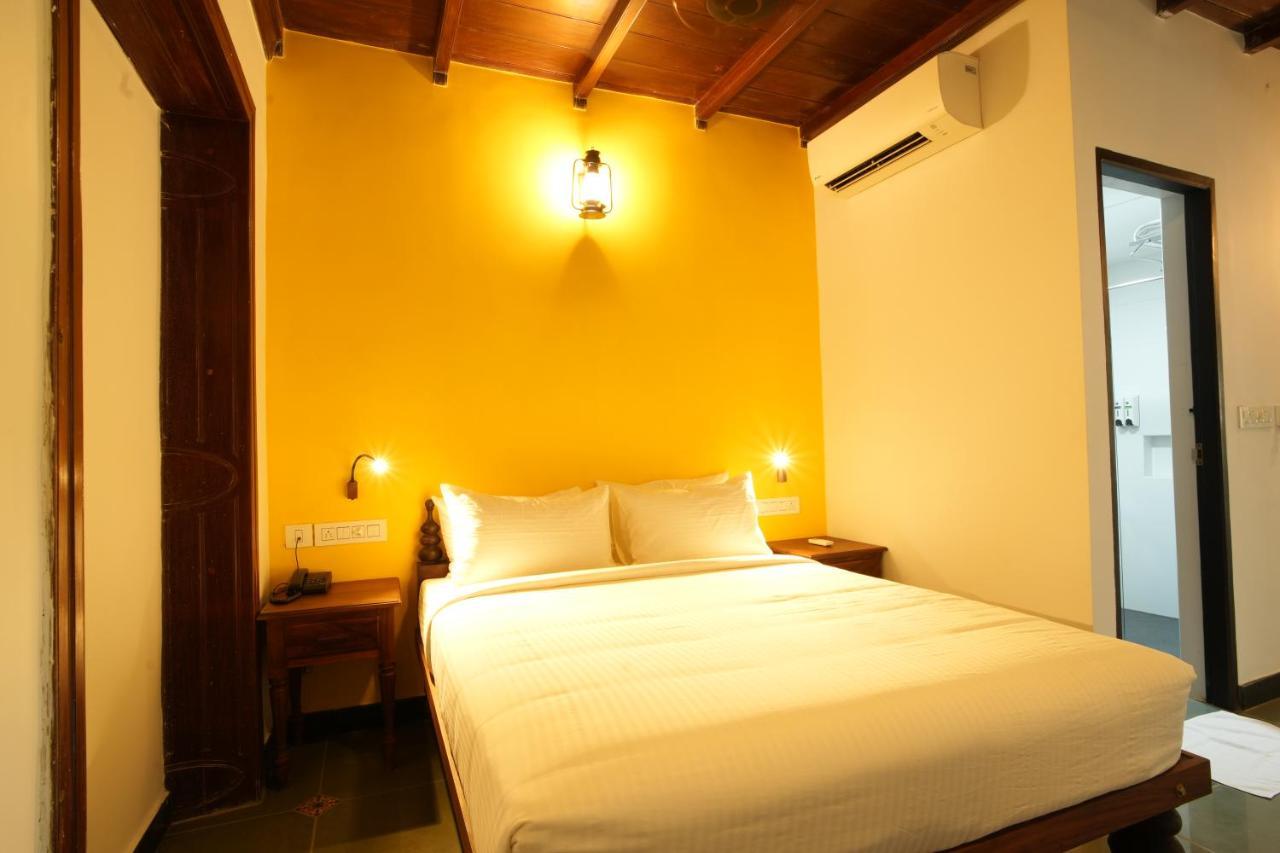 The Sunset Bay Hotel Fort Kochi Ngoại thất bức ảnh