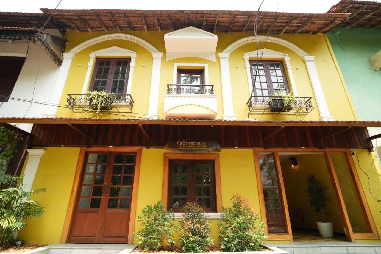 The Sunset Bay Hotel Fort Kochi Ngoại thất bức ảnh
