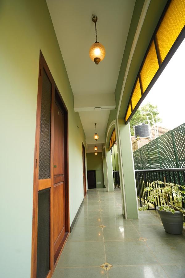 The Sunset Bay Hotel Fort Kochi Ngoại thất bức ảnh