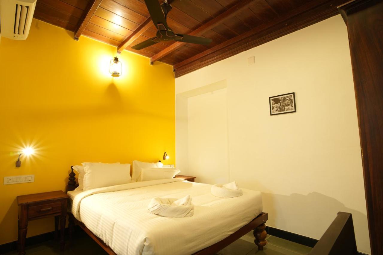 The Sunset Bay Hotel Fort Kochi Ngoại thất bức ảnh