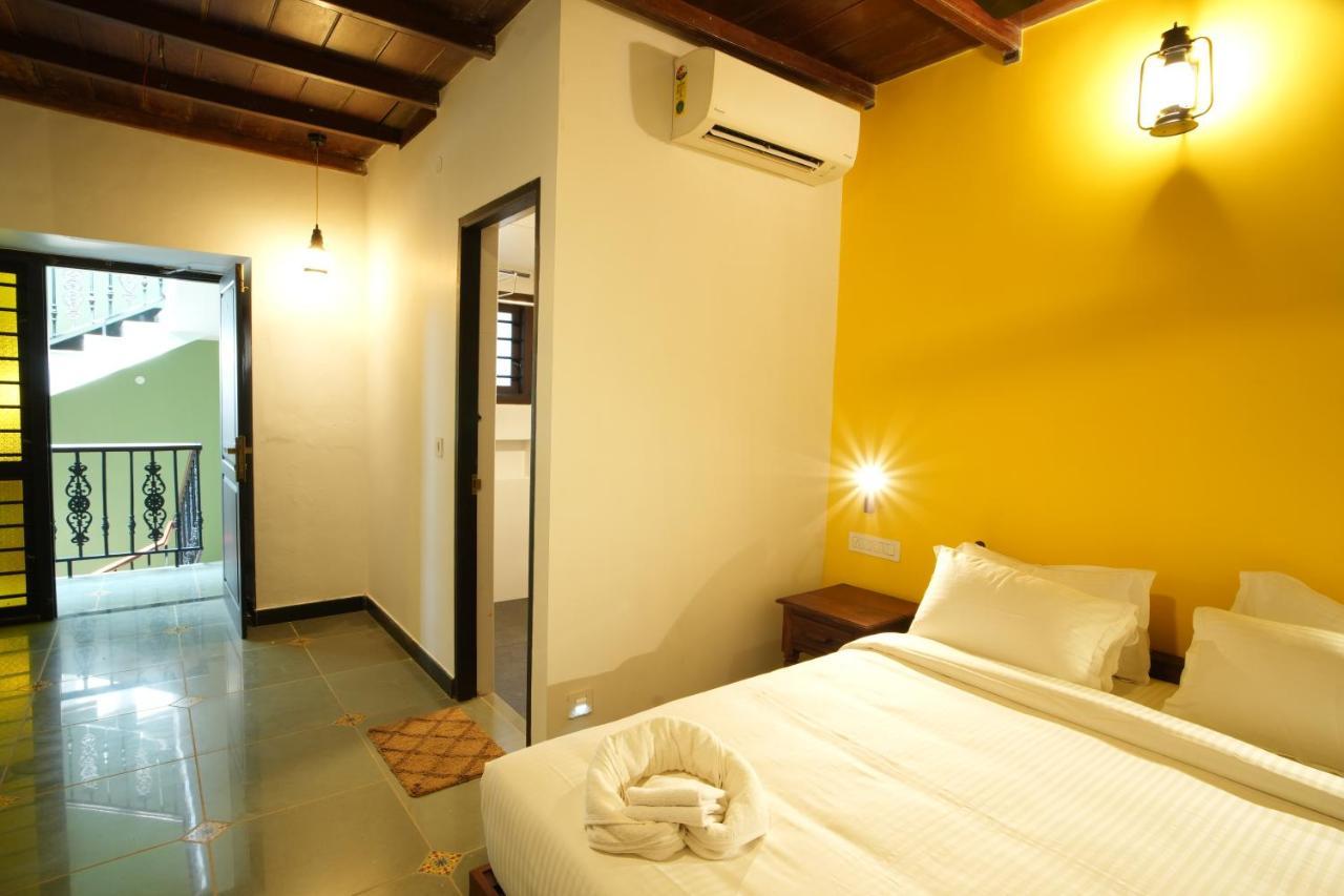 The Sunset Bay Hotel Fort Kochi Ngoại thất bức ảnh
